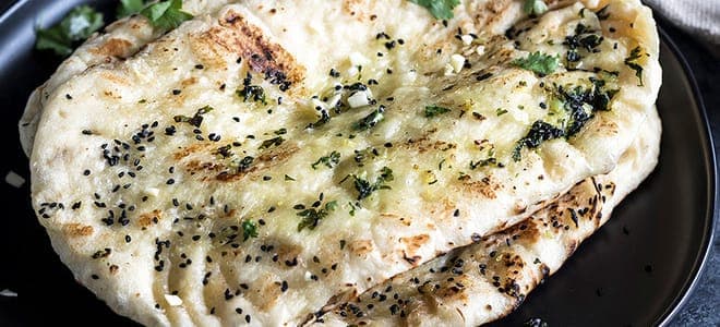 🧄 Restaurant Style Garlic Naan