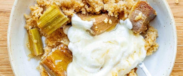 Rhubarb Oat Bran Cake