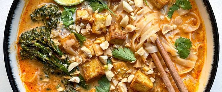 🍲 Speedy Thai Red Curry Noodle Soup